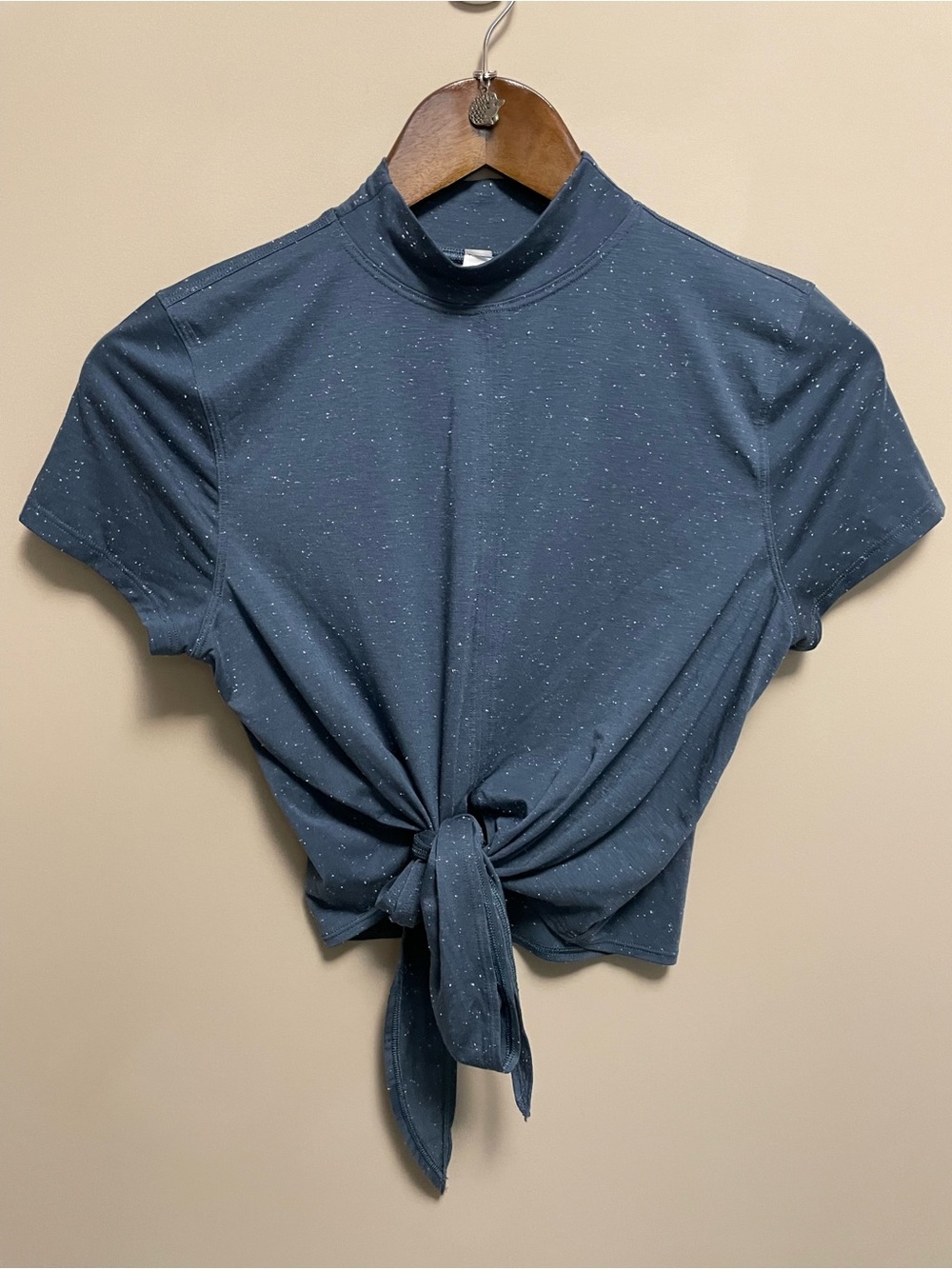 Lululemon Time to Restore Mock Neck Short Sleeve Tie Shirt Women’s Size 4